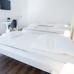 Bege Corporate Nest Apartamento *
