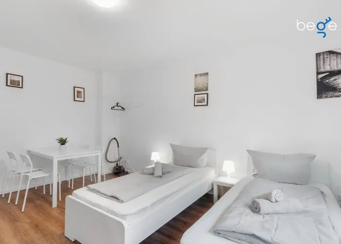 Bege Corporate Nest Lejlighed